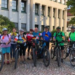 Start zur "Tour FürThizy" - 7 Tage, 7 Etappen, 700 Km, 7 Personen - am 31.08.2019 vor dem Rathaus in Fürth
