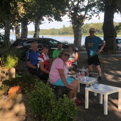 "Au Board du Rhin" - Am Ufer des Rheins, einer der schönsten Biergärten Frankreichs: 8 Kilometer vor dem Ende der ersten Etappe wurde hier noch einmal Rast gemacht.
