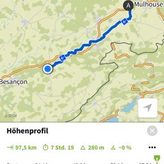 Tourdaten am Tagesende: 97,5 km, 560 hm, 20,8 km/h im Schnitt
Trotz der Berge zum Schluss war die Gruppe heute super schnell.