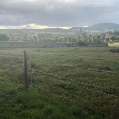 Die Hielort Cluny. Man sieht, dass das Wetter heute besser zum radeln war. Angenehme 20 Grad und trocken. Das war perfekt. 


Nun die Tourdaten: 132 km, 470 hm, Durchschnittsgeschwindigkeit: 21,8 km/h (der Wind kam heute meist von hinten und half....)
Nur noch eine Etappe, bis zum Ziel. 


