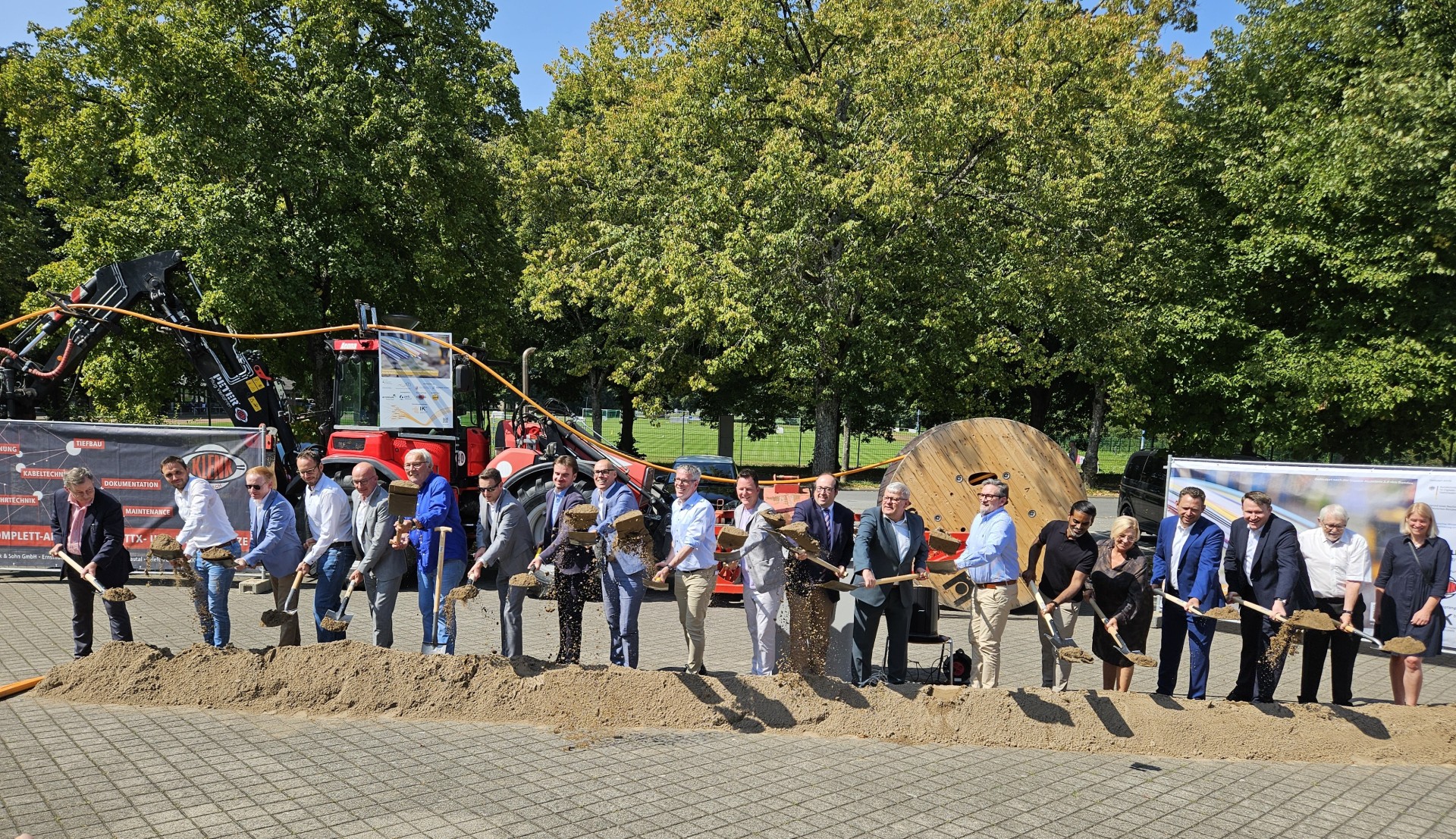 Spatenstich geförderter Glasfaserausbau