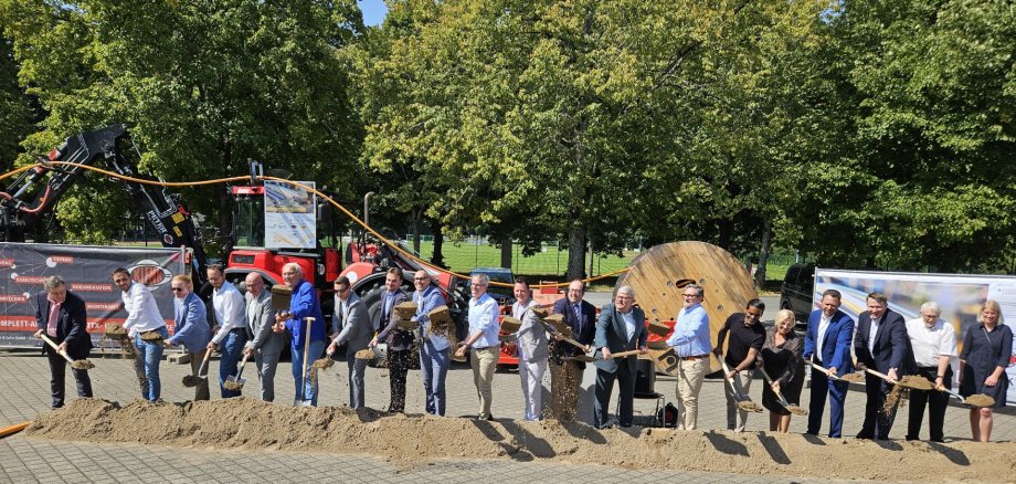 Spatenstich geförderter Glasfaserausbau